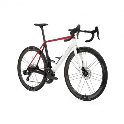 2026 Colnago C72 La Scala Campagnolo Super Record 13s Campagnolo Bora WTO 45 DB
